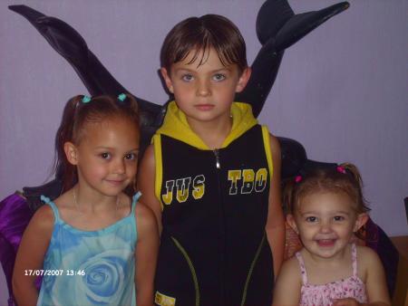 encore mes 2 filles avec leurs cousin